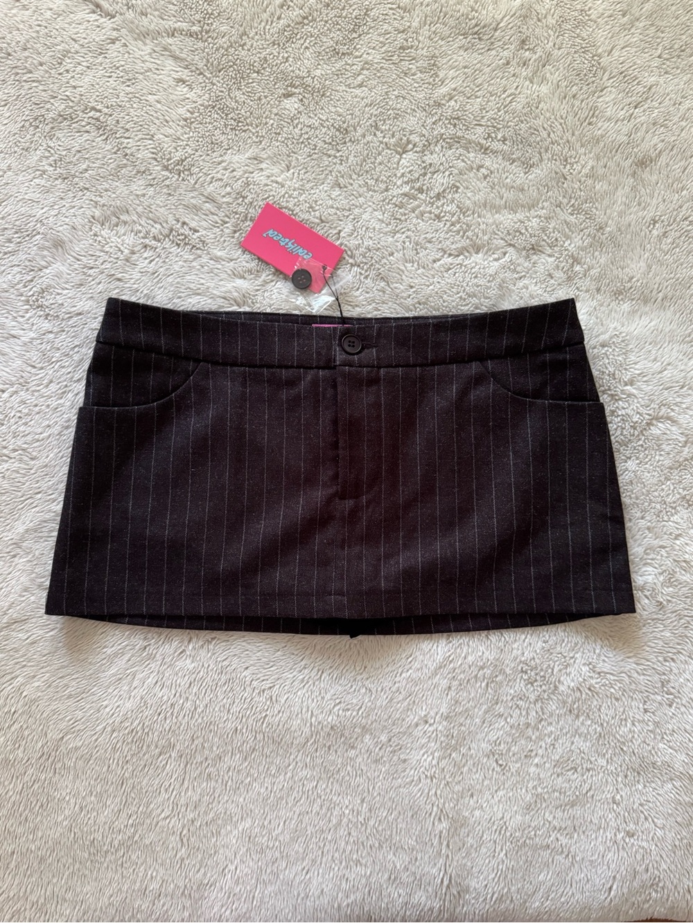 Edikted pinstripe low rise skort